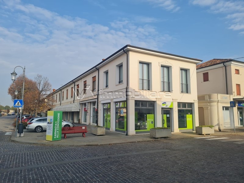 Immobile commerciale in Vendita a Noventa Vicentina, 240'000&euro;, 108 m²