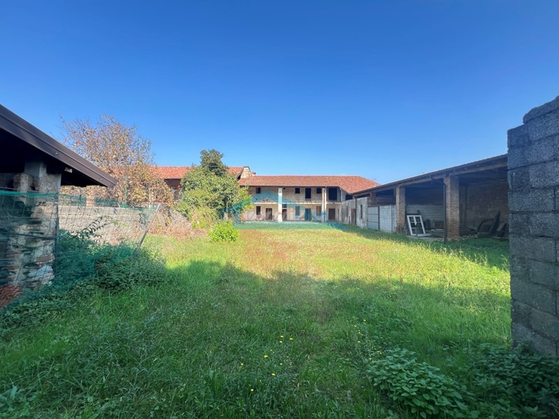 Rustico in Vendita a Cologne, 295'000&euro;, 650 m²