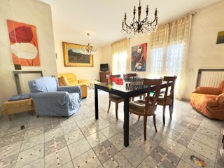 Quadrilocale in Vendita a Sanremo, 380'000&euro;, 127 m²