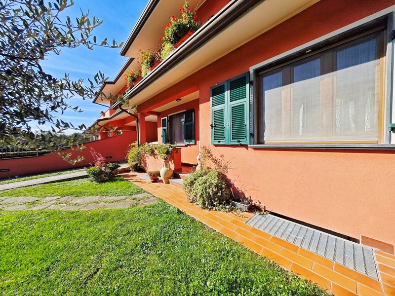 Casa Semi Indipendente in Vendita a Fosdinovo, zona Caniparola, 420'000€, 162 m²