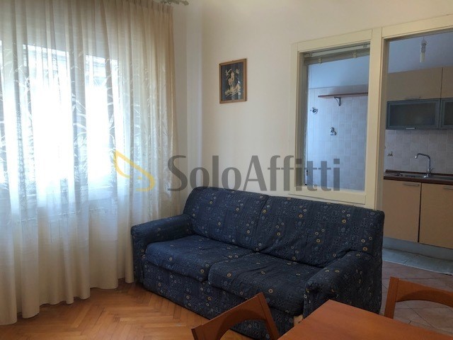 Bilocale in Affitto a Trieste, zona San Giacomo, 650€, 60 m², arredato