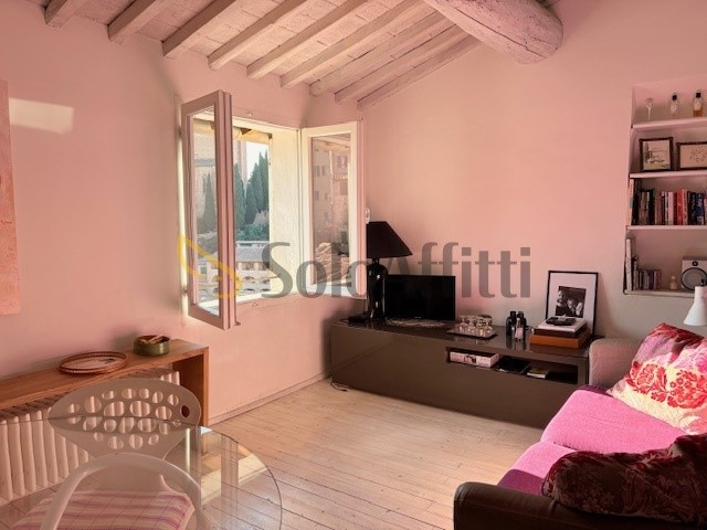 Bilocale in Affitto a Siena, zona Centro storico, 760€, 50 m², arredato