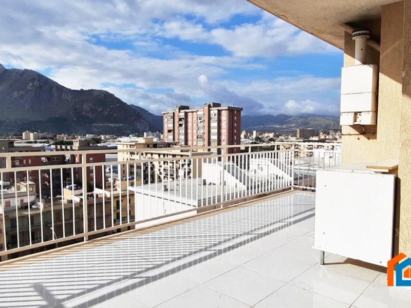 Appartamento in Vendita a Palermo, 140'000€, 132 m²