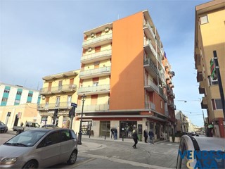 Trilocale in Vendita a Adelfia, 100'000&euro;, 85 m²