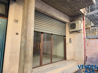 Negozio in Vendita a Adelfia, 180'000&euro;, 95 m²