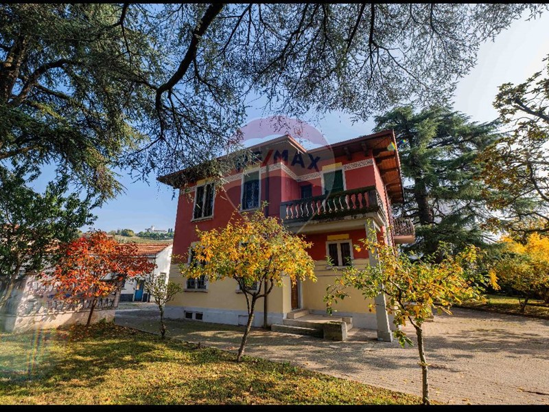 Villa in Vendita a Carobbio degli Angeli, 370'000&euro;, 200 m²