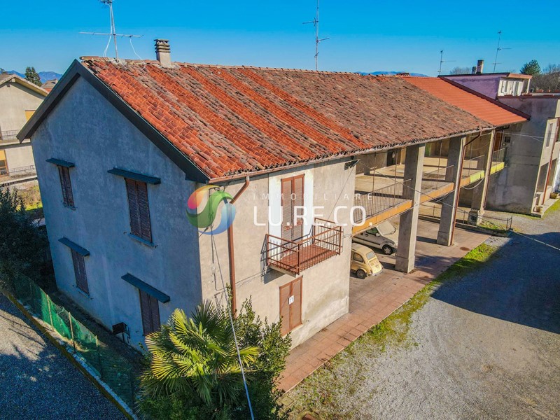 Casa Indipendente in Vendita a Sovico, 235'000&euro;, 380 m²