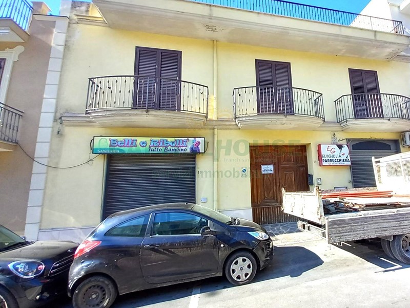Immobile commerciale in Vendita a Avella, 65'000&euro;, 71 m²