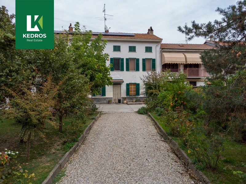 Rustico in Vendita a Mirabello Monferrato, 295'000&euro;, 458 m²