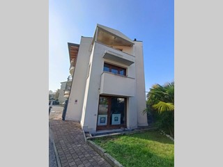 Ufficio in Vendita a Pordenone, 95'000&euro;, 65 m²