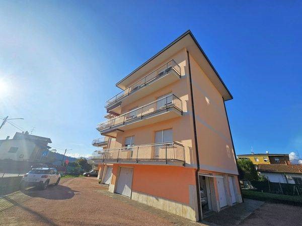 Trilocale in Affitto a Luino, 750€, 110 m²