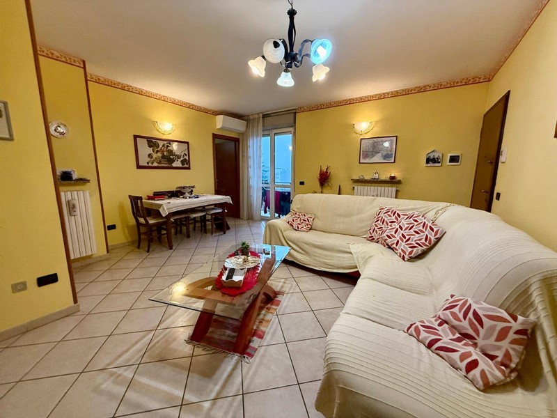 Appartamento in Vendita a Alessandria, 135'000€, 105 m²