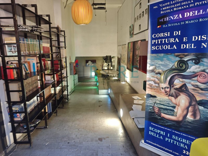 Immobile commerciale in Vendita a Roma, 780'000€, 900 m²