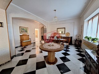 Appartamento in Vendita a Benevento, 195'000€, 200 m²