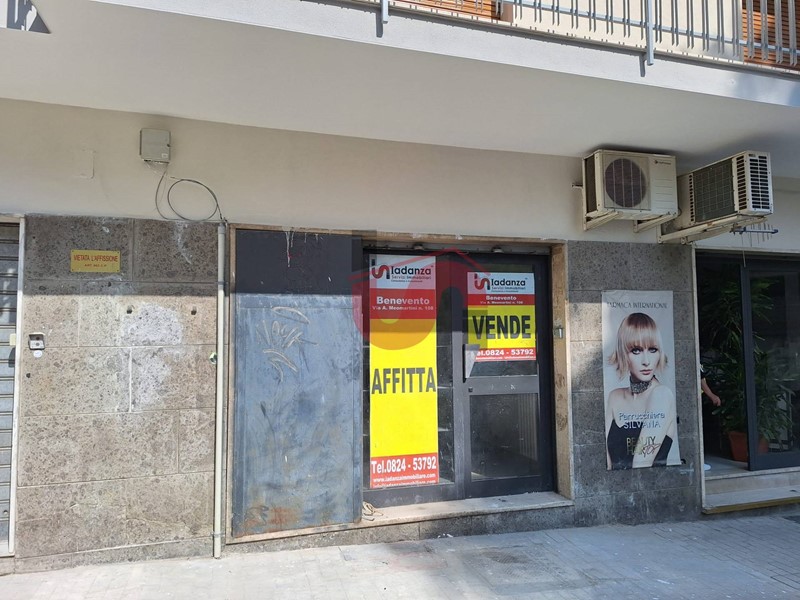 Immobile commerciale in Vendita a Benevento, 63'000€, 35 m²