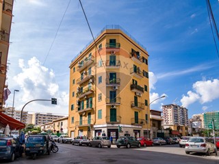Bilocale in Affitto a Palermo, 530€, 51 m²