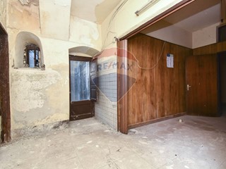 Casa Indipendente in Vendita a Giarre, 235'000&euro;, 450 m²