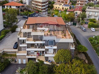 Appartamento in Vendita a Catania, 295'000€, 260 m²