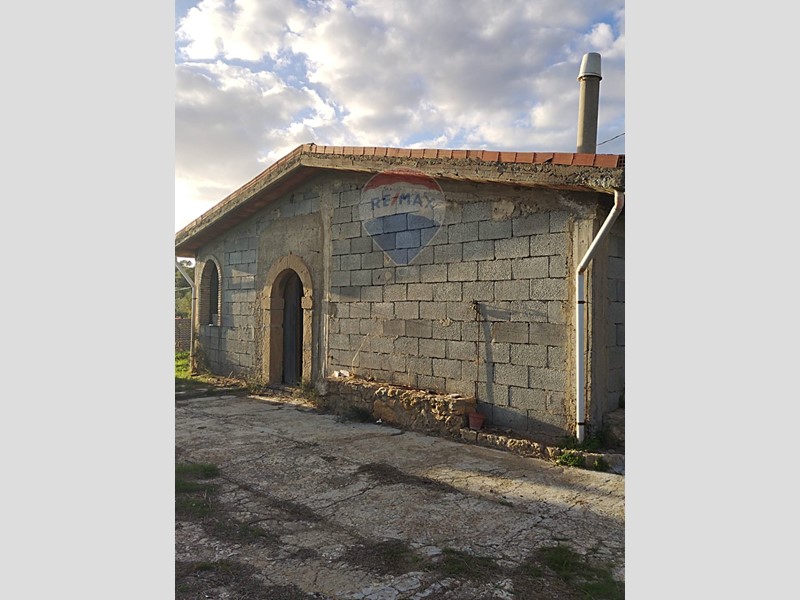 Villa in Vendita a Mirabella Imbaccari, 48'000&euro;, 80 m²