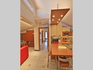 Quadrilocale in Vendita a Novate Milanese, 263'000&euro;, 130 m²