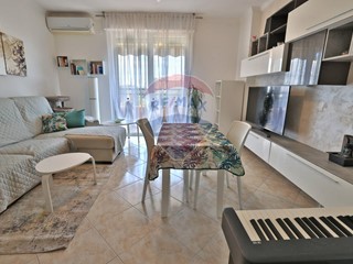 Trilocale in Vendita a Bollate, 270'000&euro;, 96 m²