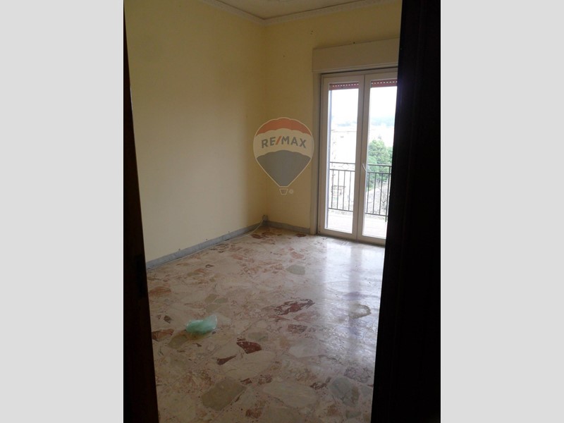 Appartamento in Vendita a Caltanissetta, 98'000&euro;, 131 m²