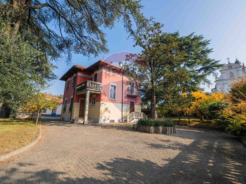 Villa in Vendita a Carobbio degli Angeli, 520'000&euro;, 668 m²