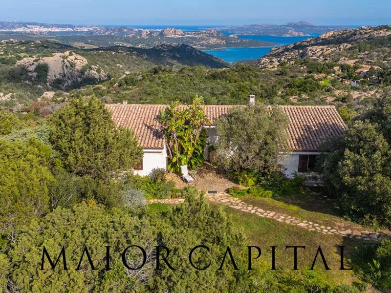 Villa in Vendita a Arzachena, 1'498'000&euro;, 420 m²