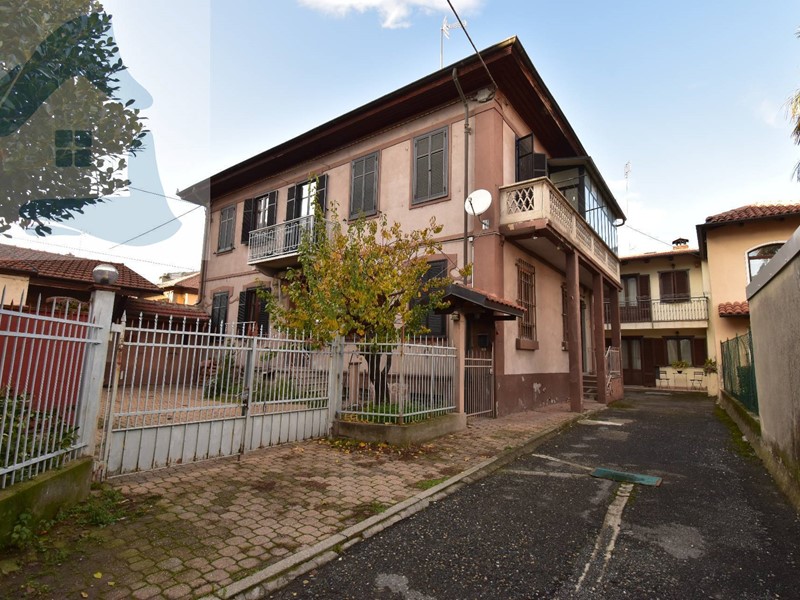 Villa in Vendita a Pinerolo, 259'000&euro;, 263 m²