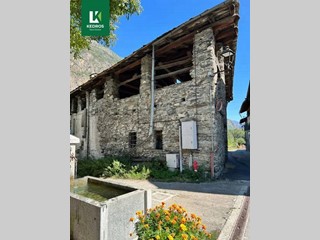 Casa Semi Indipendente in Vendita a La Salle, 170'000&euro;, 600 m²