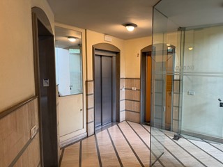 Ufficio in Affitto a Pordenone, 1'100&euro;, 170 m²