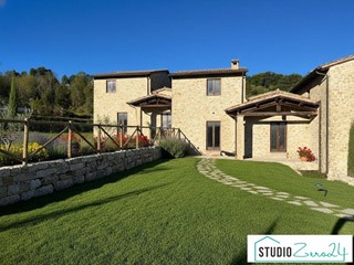 Villetta a schiera in Vendita a Avigliano Umbro, 195'000&euro;, 110 m²