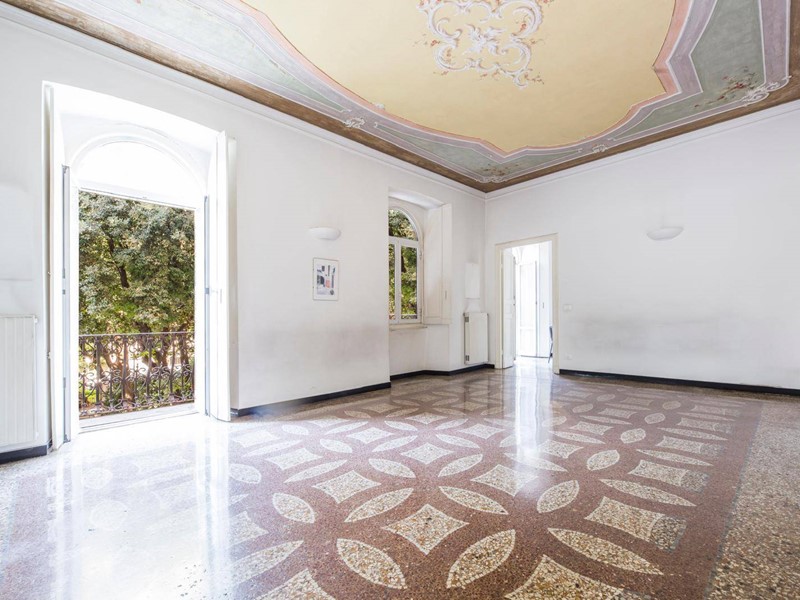 Appartamento in Vendita a Genova, 290'000&euro;, 200 m²