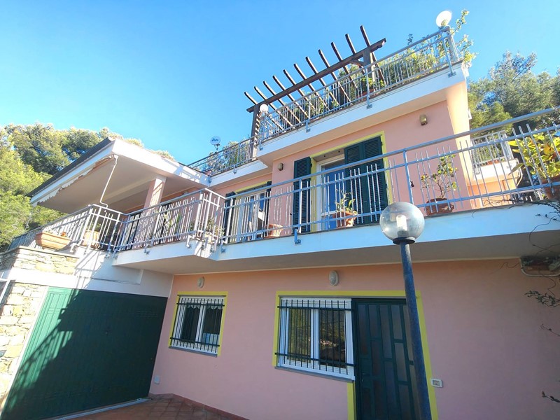 Villa in Vendita a Andora, 675'000&euro;, 120 m²