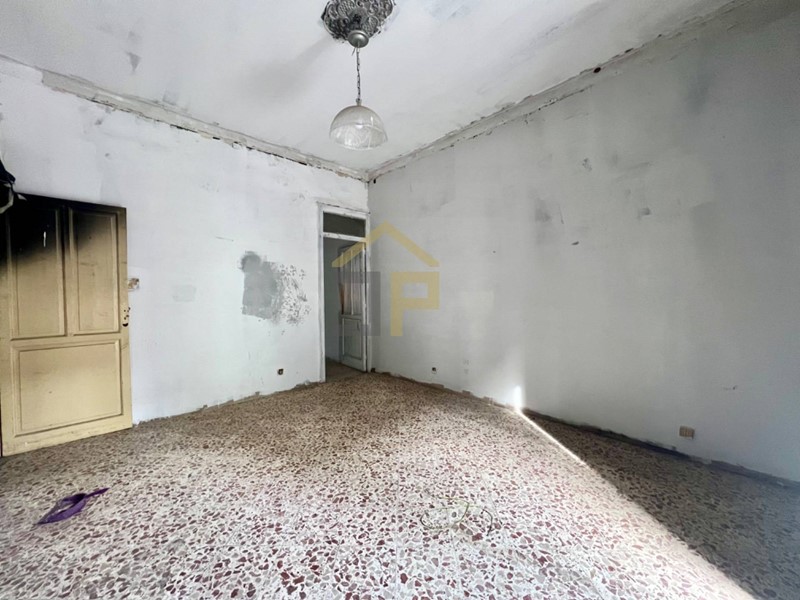 Trilocale in Vendita a Palermo, 47'000€, 87 m²