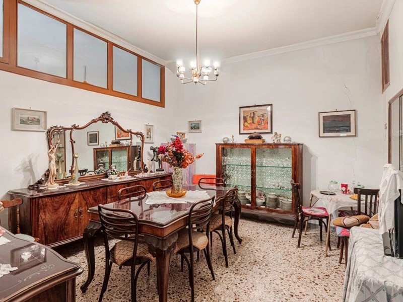 Appartamento in Vendita a Torre Annunziata, 160'000&euro;, 200 m²