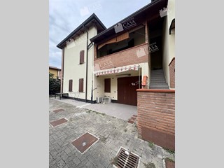 Trilocale in Vendita a Cento, 139'000€, 85 m²