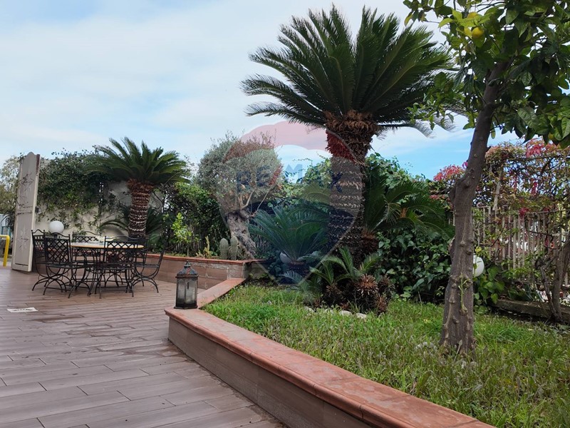 Appartamento in Vendita a Napoli, 560'000&euro;, 155 m²