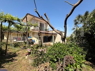 Casa Indipendente in Vendita a Angri, 500'000&euro;, 156 m²