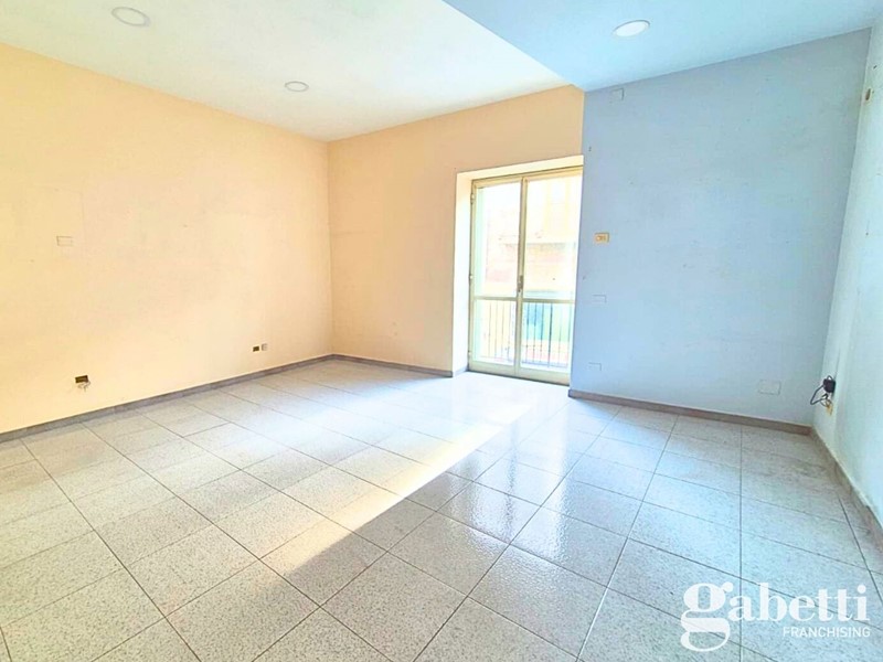 Trilocale in Vendita a Pomigliano d'Arco, 210'000&euro;, 120 m², con Box