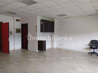 Ufficio in Vendita a Capena, 71'940€, 55 m²