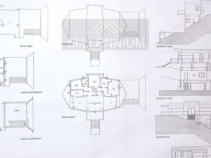 Villa in Vendita a Arona, 550'000&euro;, 250 m², arredato