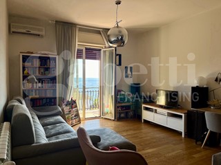 Attico in Vendita a Aci Castello, 210'000&euro;, 113 m²