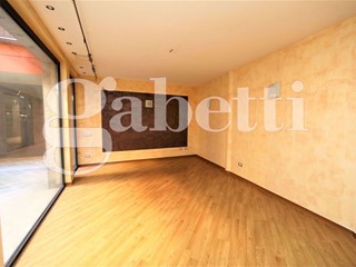 Negozio in Affitto a Gallarate, 600&euro;, 50 m²