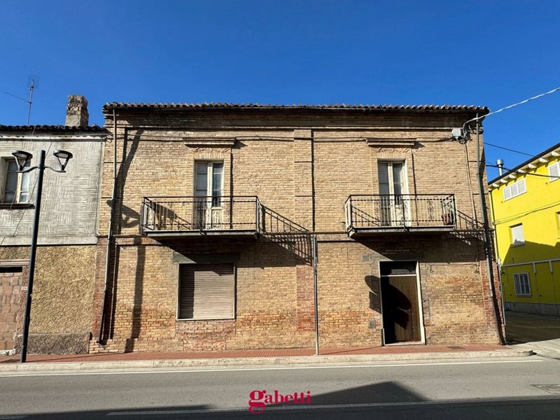 Casa Indipendente in Vendita a San Salvo, 95'000&euro;, 180 m²