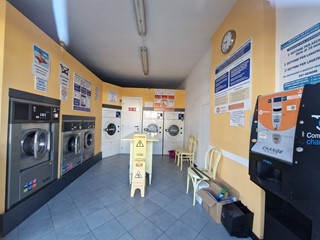 Capannone in Affitto a Lucca, zona Sant'Anna, 700&euro;, 40 m²