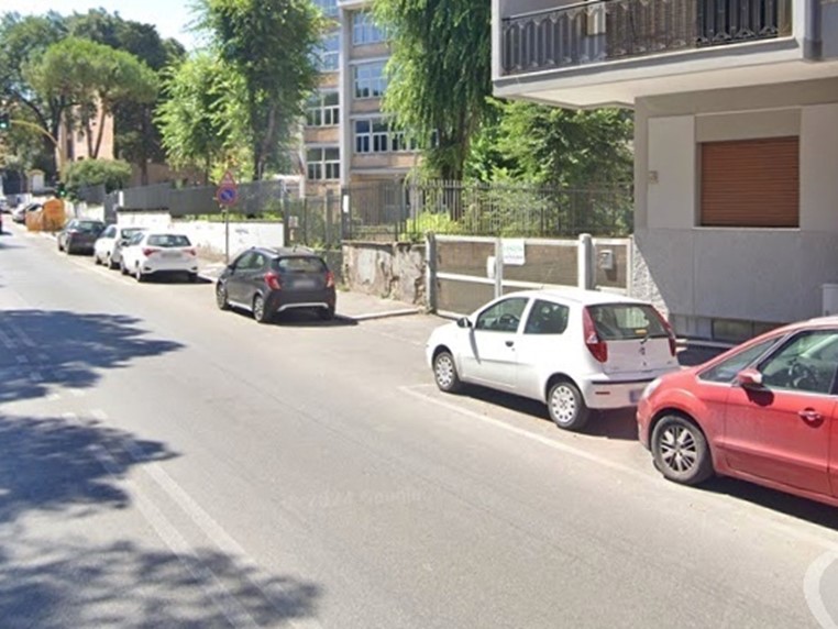 Box in Vendita a Roma, zona Appio Latino, 75'000€, 16 m²