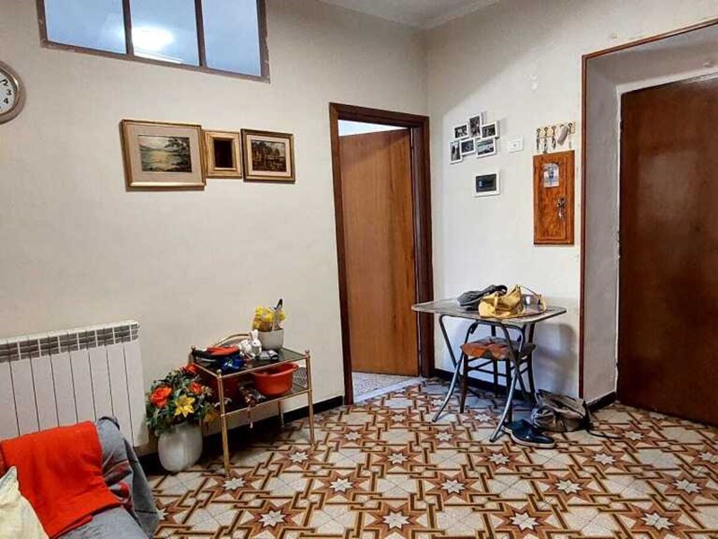 Quadrilocale in Vendita a Imperia, zona Caramagna Ligure, 83'000€, 62 m²