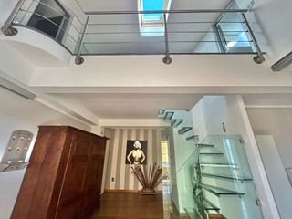 Appartamento in Vendita a Sarzana, 470'000€, 145 m²