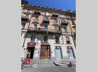 Bilocale in Vendita a Torino, zona San Salvario, 130'000&euro;, 42 m²